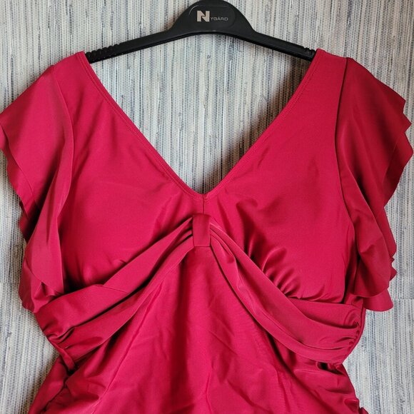 NWOT Swimwear Swimsuit One Piece Size Large Women’s Red Layer Short Sleeve - Picture 3 of 9
